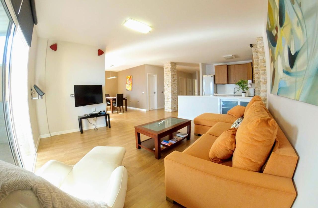 Facing The Ocean - Full Appt With 2 Double Bedroom Tabaiba المظهر الخارجي الصورة